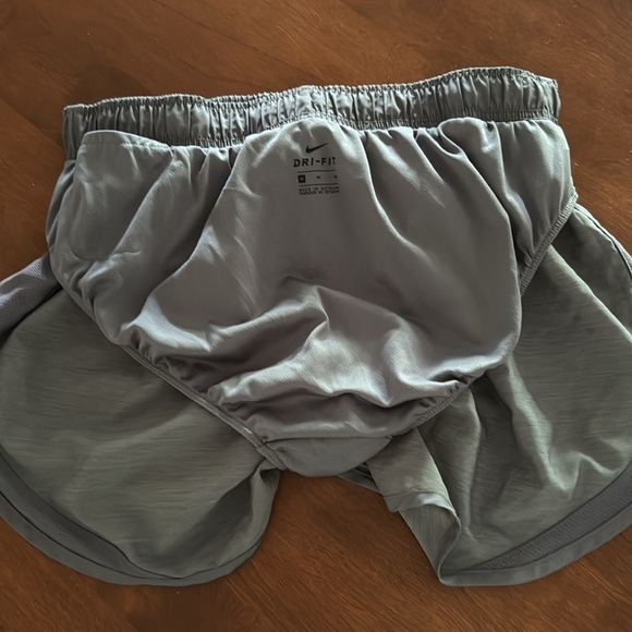 Nike Sports Shorts Women purple / grey - Picture 5 of 5